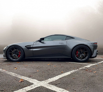 Фото дисков Bola FP2 на Aston Martin Vantage 4