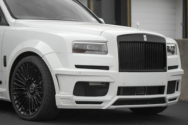 Фото дисков Brixton Forged LX01 Черный глянец на Rolls-Royce Cullinan
