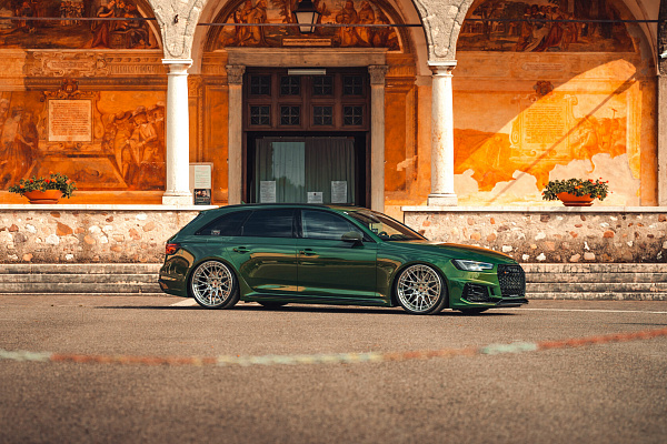 Фото дисков Vossen S17-07 (3-Piece) Глянцевый темный лак на Audi A/S/RS 4 (B9)