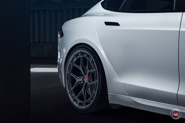 Фото дисков Vossen LC3-01 Сатиновый тонированный лак на Tesla Model S