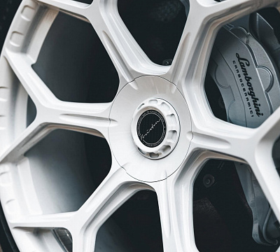 Фото дисков Brixton Forged MW03 на Lamborghini Urus