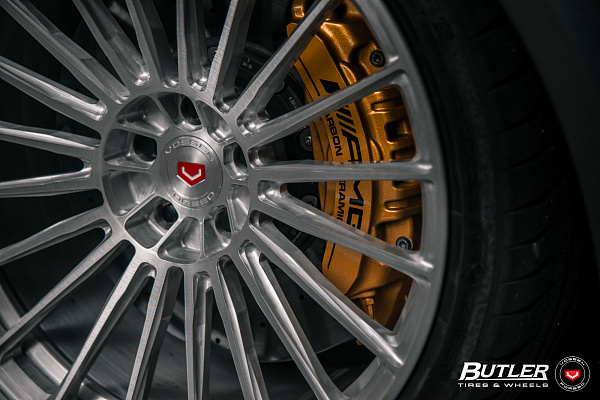 Фото дисков Vossen S17-04 Глянцевый темный лак на Mercedes-Benz C-Class (W205)