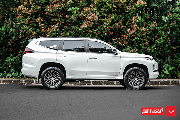 Фото дисков Vossen HF6-3 Сатиновый графит на Mitsubishi Pajero Sport III