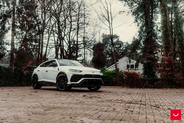 Фото дисков Vossen HF-7 Черный глянец на Lamborghini Urus
