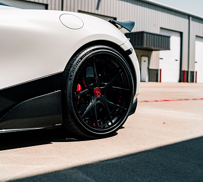 Фото дисков Strasse Wheels SM5R Deep Concave FS на McLaren 720S