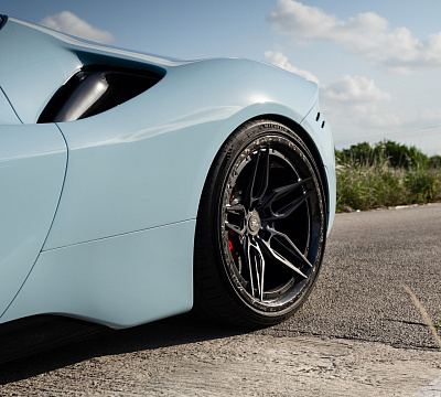 Фото дисков Strasse Wheels SV4-RS Deep Concave FS на Ferrari SF90