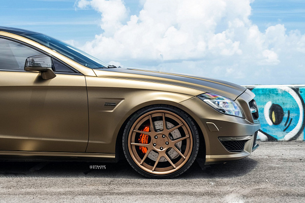 Фото дисков Strasse Wheels SM5 Deep Concave Сатиновая темная бронза на Mercedes-Benz CLS (C218)