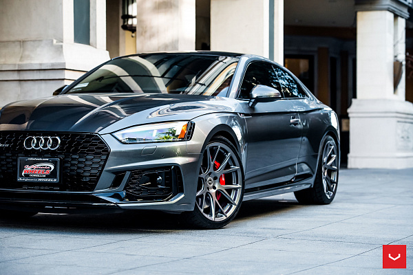 Фото дисков Vossen VFS-6 Глянцевый графит на Audi A/S/RS 5 (F5)
