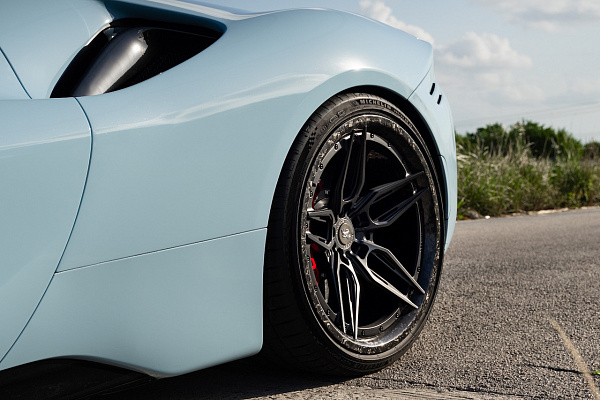Фото дисков Strasse Wheels SV4-RS Deep Concave FS Черный сатин на Ferrari SF90