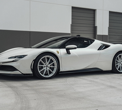Фото дисков HRE P104SC на Ferrari SF90