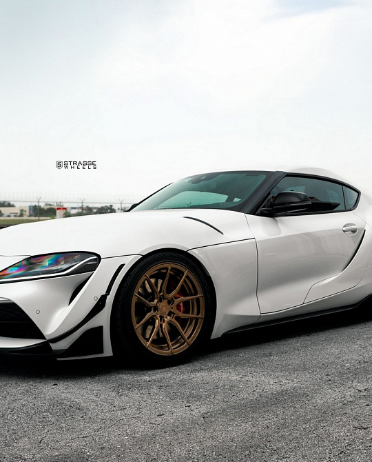 Фото дисков SV5 Deep Concave Duoblock Сатиновое темное золото на Toyota Supra A90