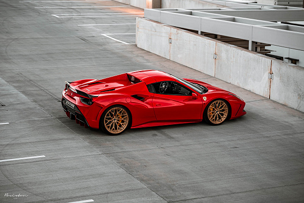 Фото дисков Brixton Forged CM6-R Глянцевая медь на Ferrari 488