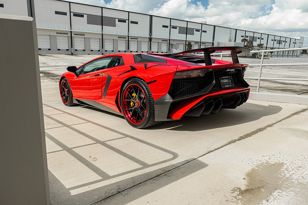 Фото дисков Strasse Wheels SM5R Deep Concave FS Другой цвет на Lamborghini Aventador