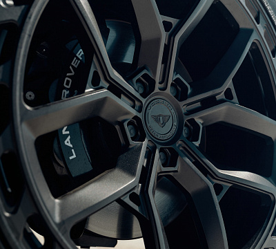 Фото дисков Vossen UV-X на Land Rover Defender II