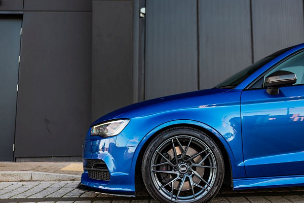 Фото дисков Bola FLR Глянцевый графит на Audi A/S/RS 3 (8V)