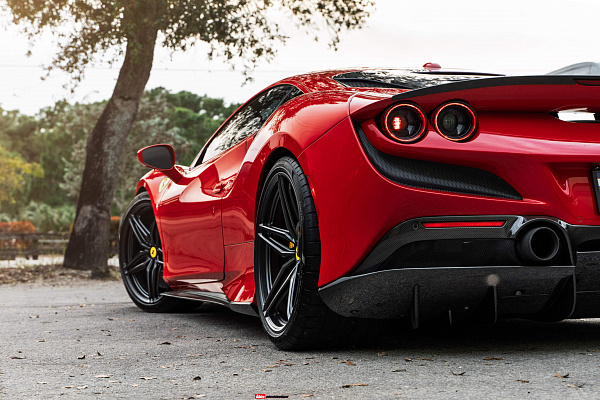 Фото дисков HRE S107SC Черный сатин на Ferrari F8