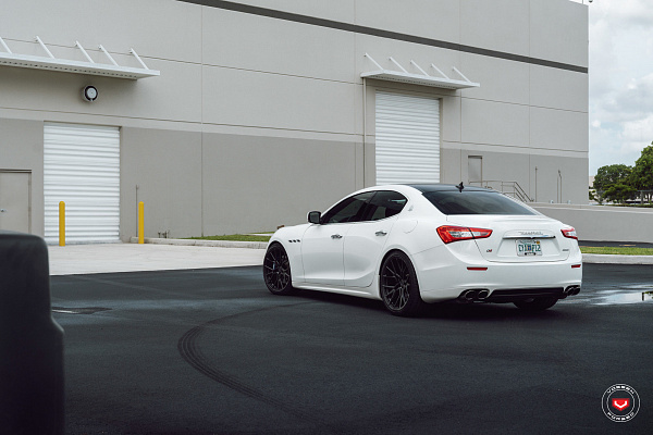 Фото дисков Vossen M-X3 Черный сатин на Maserati Ghibli