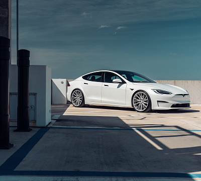 Фото дисков Vossen HF-4T на Tesla Model S