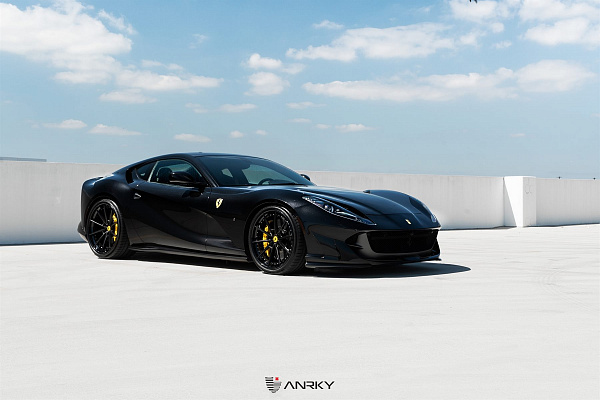 Фото дисков Anrky AN38 Черный сатин на Ferrari 812