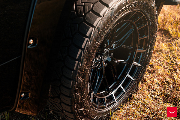 Фото дисков Vossen HFX-1 (6-Lug) Черный глянец на Toyota Tundra III