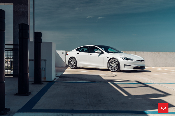 Фото дисков Vossen HF-4T Серебро на Tesla Model S