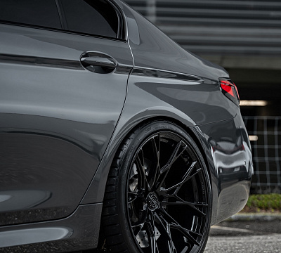 Фото дисков ST Wheels ST9 на BMW 5/M5 (G60/G90)