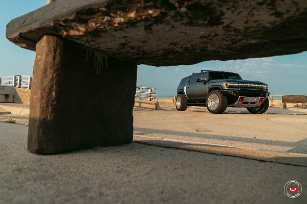 Фото дисков Vossen LCX-04 Глянцевый лак на GMC Hummer EV