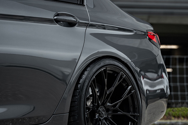 BMW M5 G90