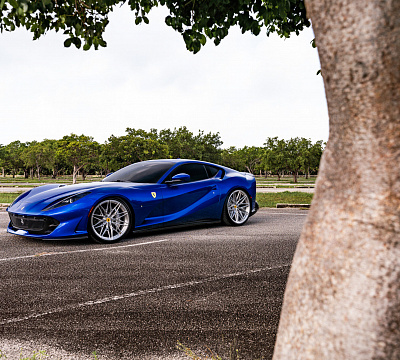 Фото дисков Vossen S21-02 на Ferrari 812