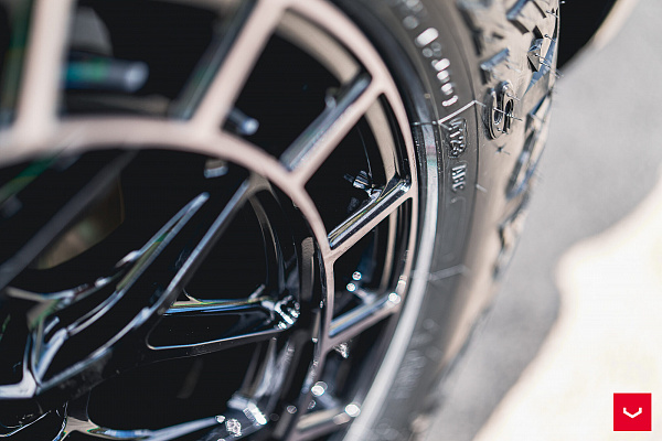 Фото дисков Vossen HFX-1 (6-Lug) Черный глянец на Nissan Patrol VII