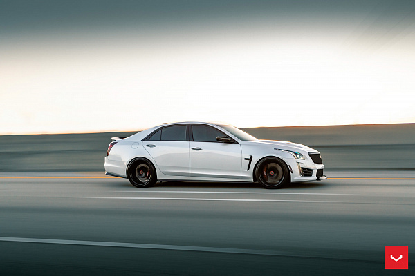 Фото дисков Vossen HF-2 Черный глянец на Cadillac CTS II