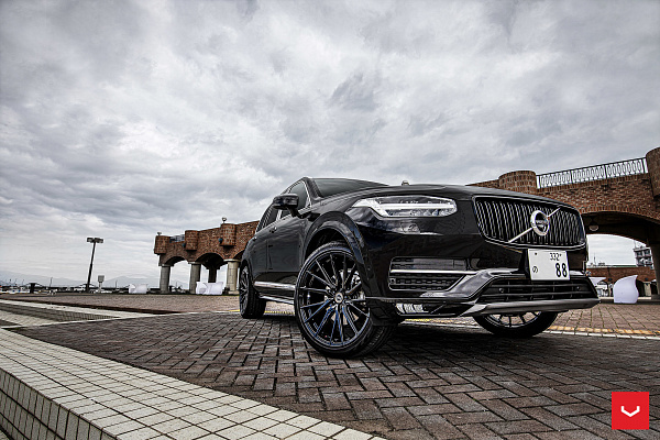Фото дисков Vossen HF-4T Черный глянец на Volvo XC90 II