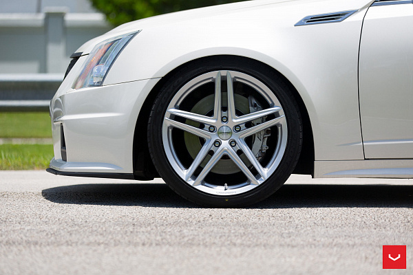 Фото дисков Vossen VFS-5 Серебро на Cadillac CTS II