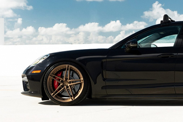 Фото дисков Anrky AN27 Сатиновая бронза на Porsche Panamera III
