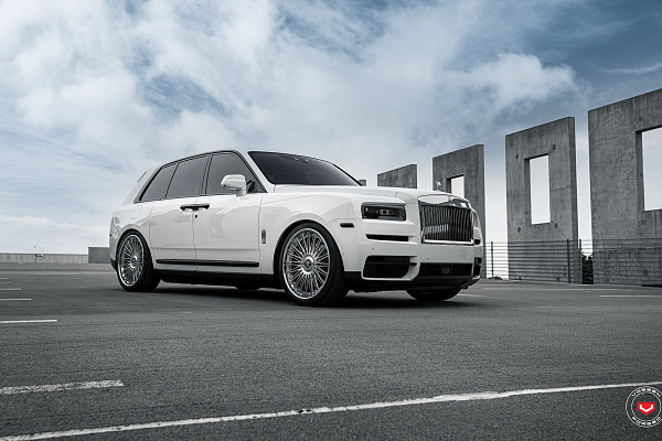 Фото дисков Vossen S17-14 (3-Piece) Глянцевый лак на Rolls-Royce Cullinan