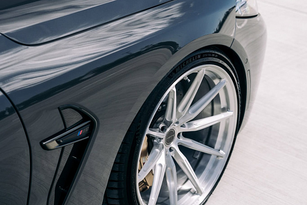 Фото дисков Brixton Forged R11-R Глянцевый лак на BMW 8/M8