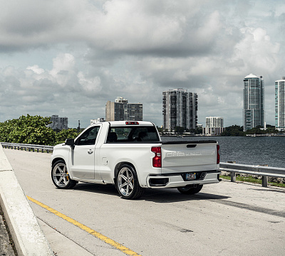 Фото дисков Vossen M-X5 (3-Piece) на Chevrolet Silverado IV