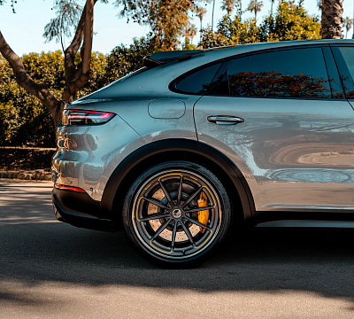 Фото дисков Brixton Forged R11-RS на Porsche Cayenne III