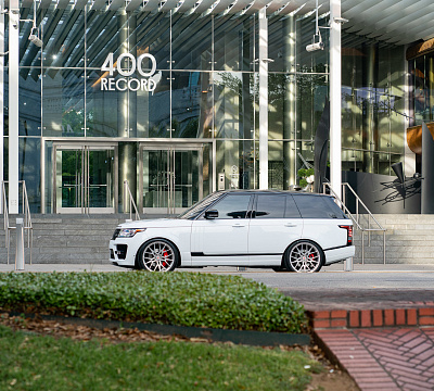 Фото дисков Vossen M-X3 на Land Rover Range Rover IV