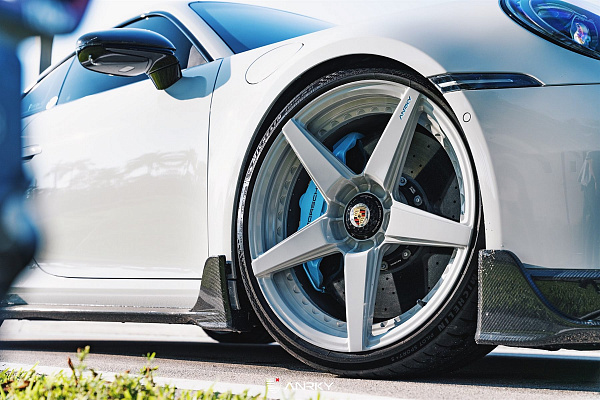 Фото дисков Anrky RS5.2 Белый глянец на Porsche 911 VIII