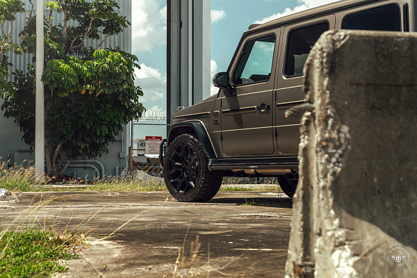 Фото дисков Vossen UV-4 Черный сатин на Mercedes-Benz G-Class III