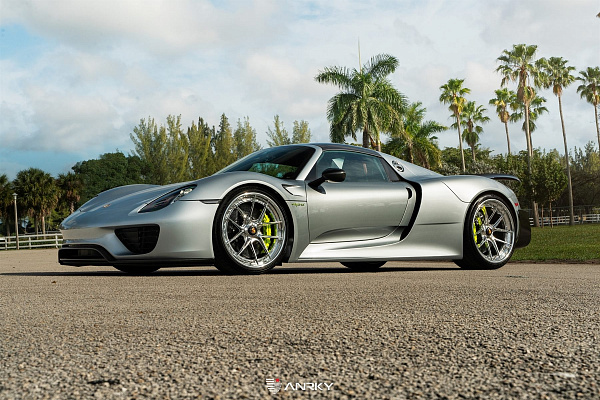 Фото дисков Anrky XR-301 Полированный лак на Porsche 918 Spyder