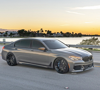Фото дисков Strasse Wheels R10 Deep Concave FS на BMW 7 (G11/G12)