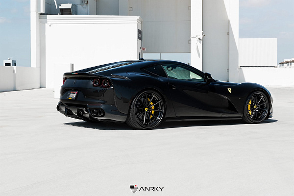 Фото дисков Anrky AN38 Черный сатин на Ferrari 812