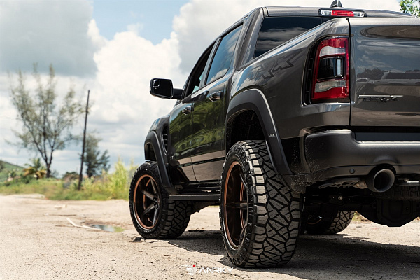Фото дисков Anrky AN36-S Черный глянец на Ram 1500 V