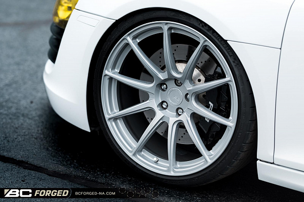 Фото дисков BC Forged RZ10 Глянцевый лак на Audi R8 (Typ 42)
