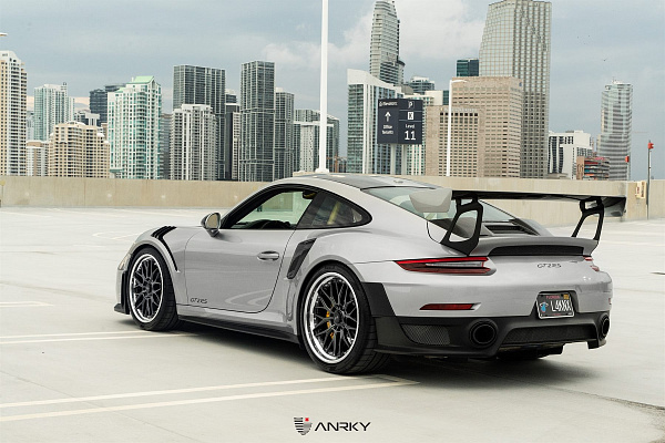 Фото дисков Anrky RS1 Черный глянец на Porsche 911 VII