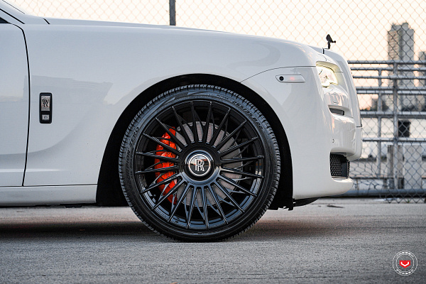 Фото дисков Vossen S17-15T Черный глянец на Rolls-Royce Ghost I