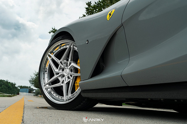 Фото дисков Anrky S3-X3 Глянцевый лак на Ferrari 812
