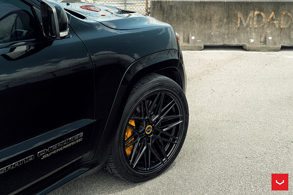 Фото дисков Vossen HF-7 Черный глянец на Jeep Grand Cherokee IV